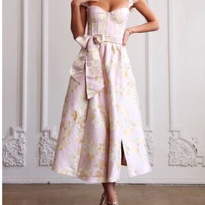 V. Chapman THE VERA DRESS IN LIGHT LILAC BAROQUE FLORAL